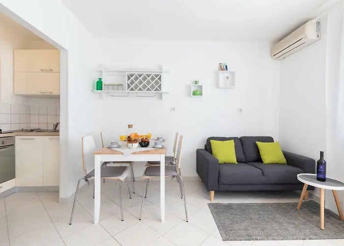Castropola Apartment